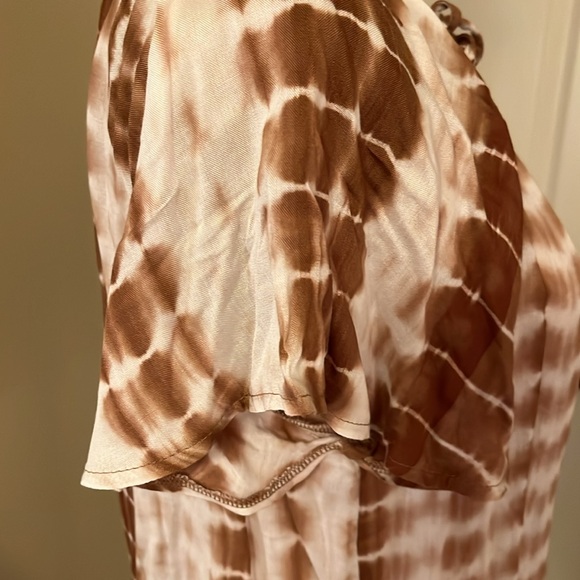 Angashion animal print flowy top size medium - Picture 3 of 6